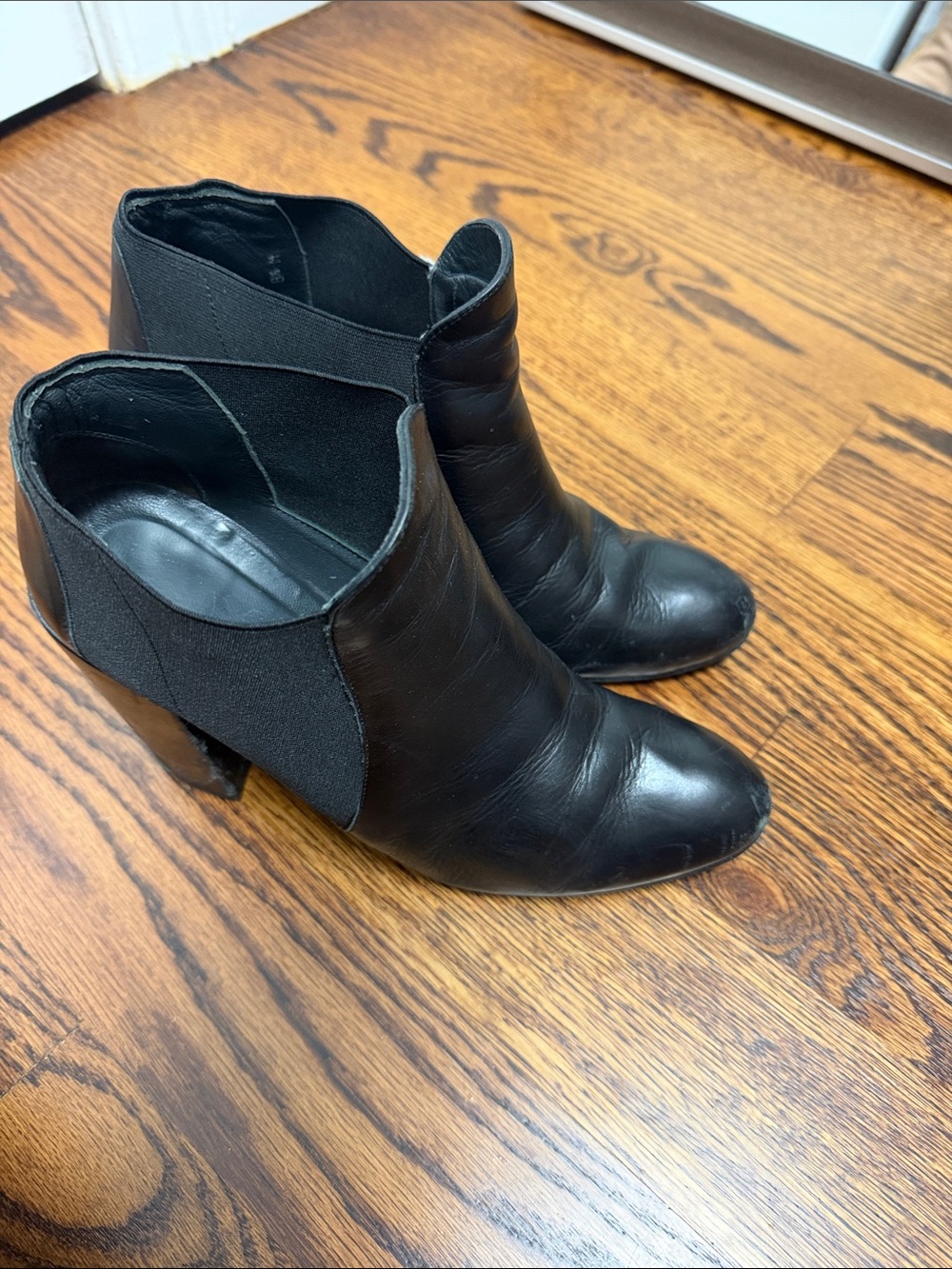 Stuart Weitzman Black Leather Women’s Ankle Boots - Classic Chelsea Heel